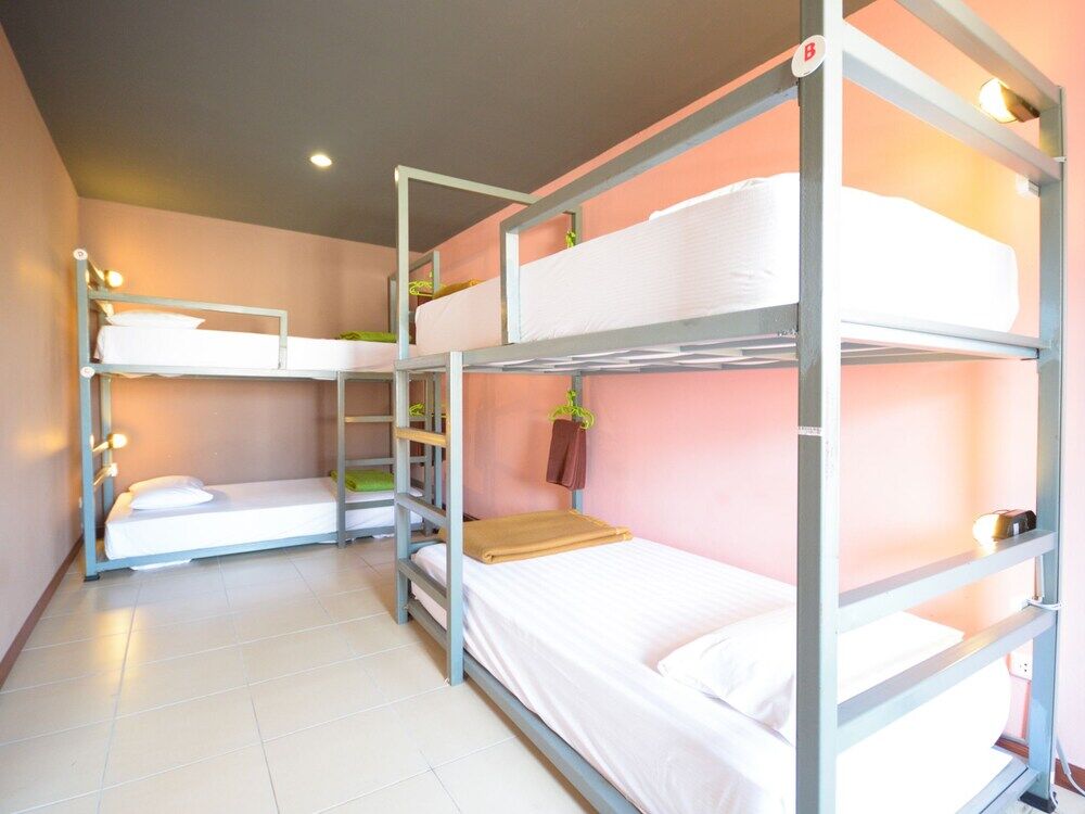 Irest Ao Nang Hostel Екстериор снимка